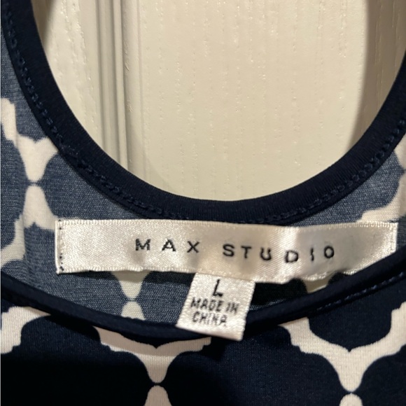 🌸BUY 3 for $15🌸 Max Studio, size Large - Picture 5 of 7